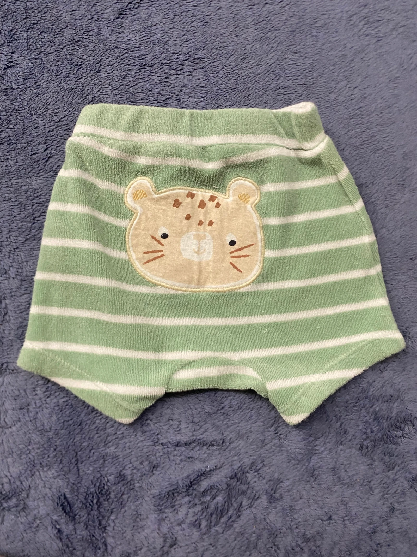 ➡ Baby Orchestra green striped shorts with tiger pattern – 3 months / 60 cm – photo 2